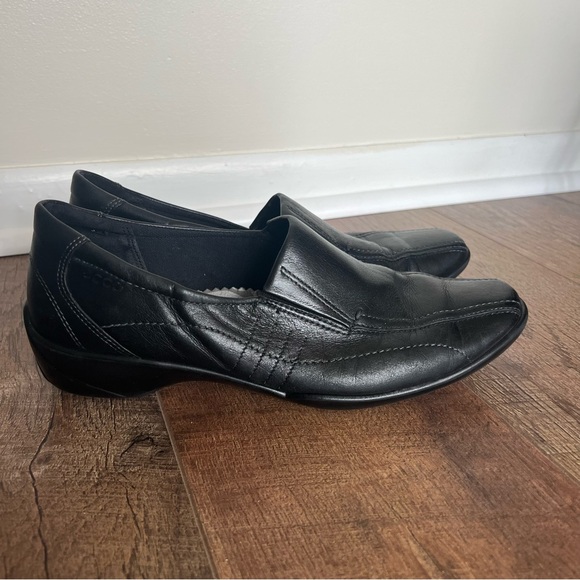 Ecco Slip On Black Leather Loafers For Women Sz 39 EU // 8 US - Picture 14 of 16